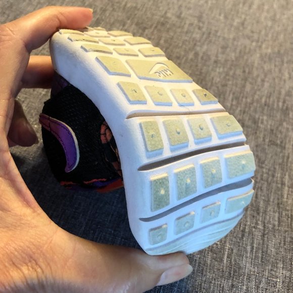 NIKE shoes slip-on, toddler Size 5C, flexible rubber soles, black & multi-color - Picture 4 of 7